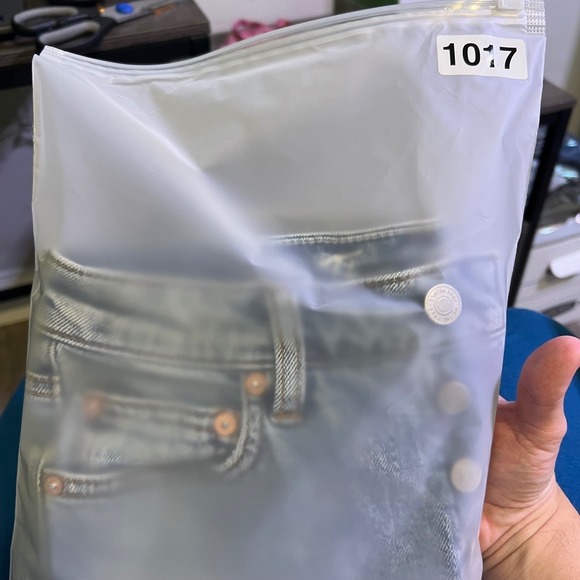 Free People Cutoff Denim Shorts Light Wash Button‎ Fly Raw Hem Womens Size 25 - Picture 7 of 7